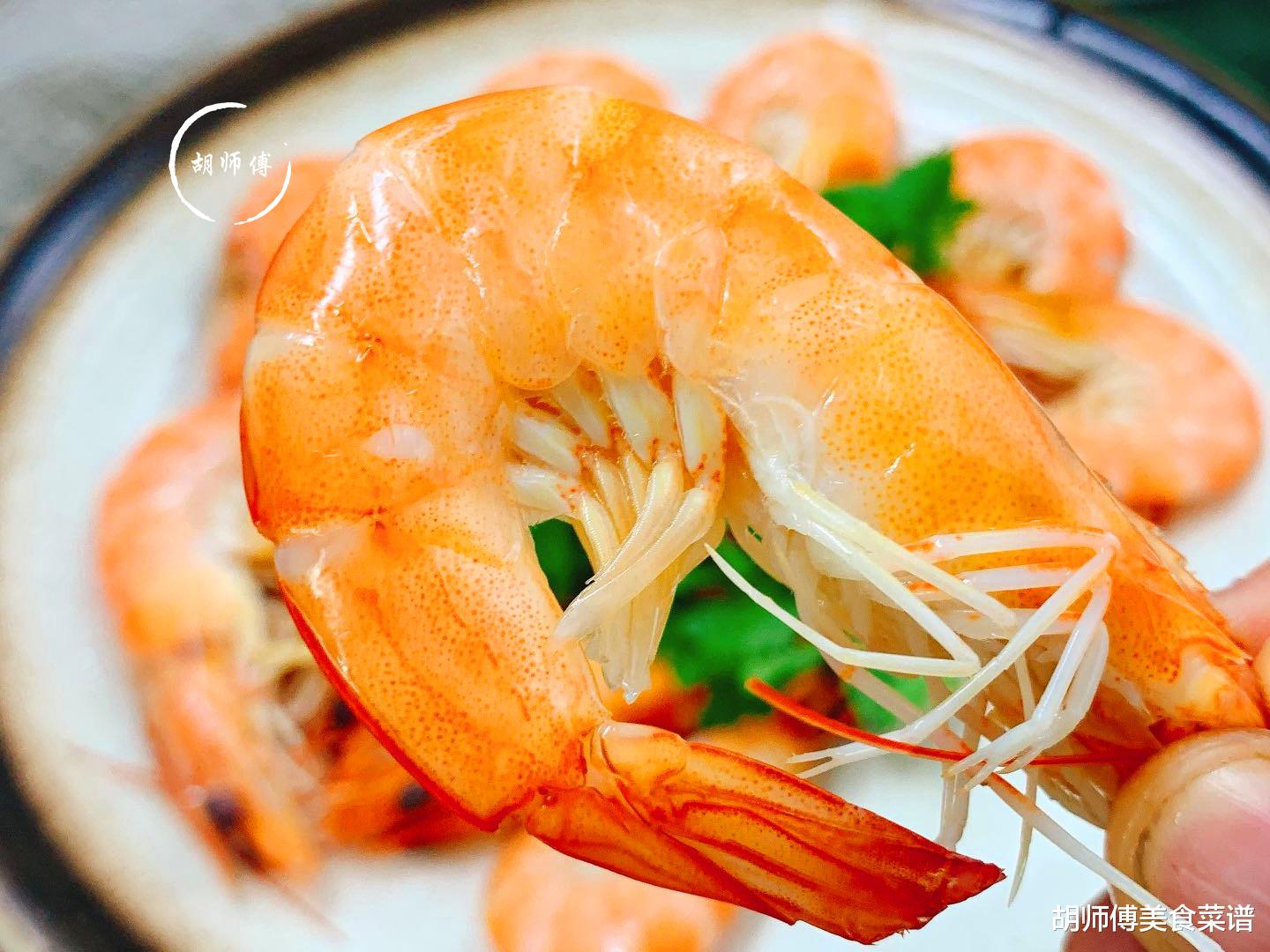 |吃大虾时,虾头里面是“屎”还是“精华”?如果不懂,那就尴尬了