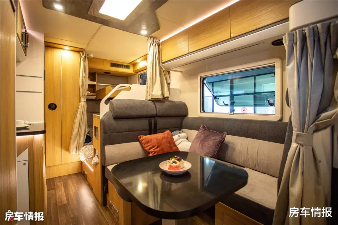 【本田】幸亏没买以前的房车，新上市的这款，高2米9配48V系统用电不愁
