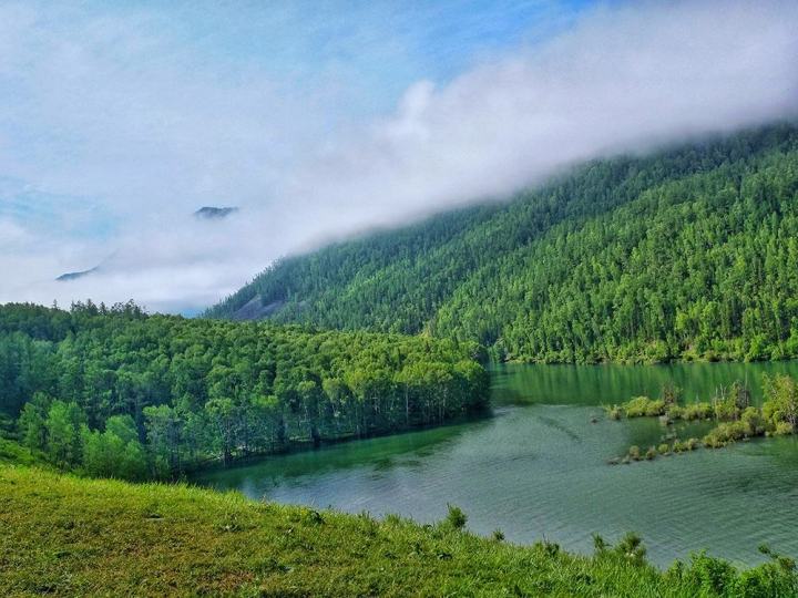 【新疆维吾尔自治区】国内最美的9条自驾线路，每一条都美得动人心魄！