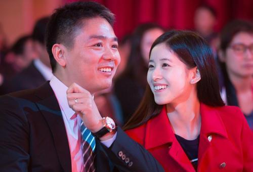 雷军：看完任正非和刘强东的办公室，不愧是大佬！再看雷军：要笑死个人