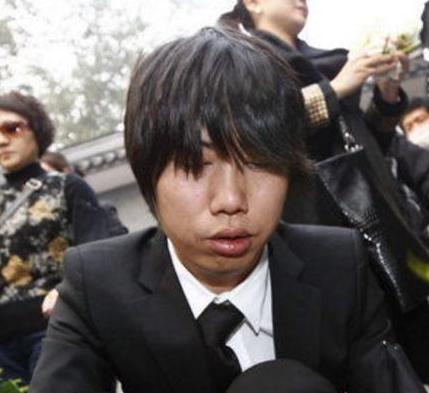 陈琳@与丈夫新婚第一百天，陈琳从阳台上一跃而下，死后为何还带着口罩