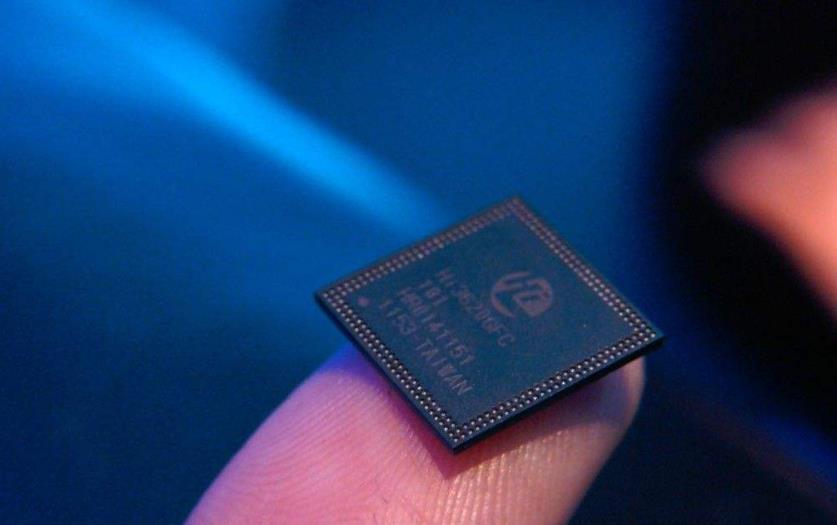 |国产芯片终迎希望，巨头突破难题，7nm芯片已提上日程