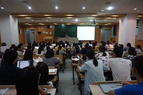 『高校』高校开学上课表出炉:每周加课一天,节日假照常放,暑假推迟