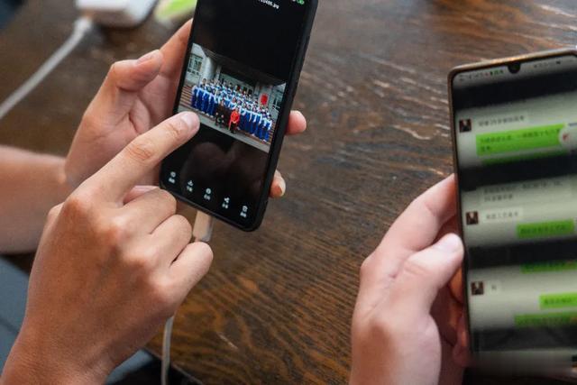 广州日报大洋网|暴雨天送餐，眼前隔了一座山！才读大三的聋哑小哥崩溃了