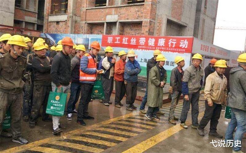 【黑猩猩】艾滋病毒来源于猩猩,那么,第一个感染的人类是如何染上的?