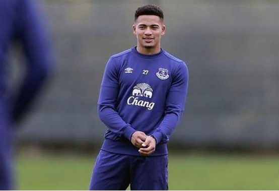 『国足』国足将集齐6大归化强援助阵，三人有望挑大梁，他俩或要枯坐板凳