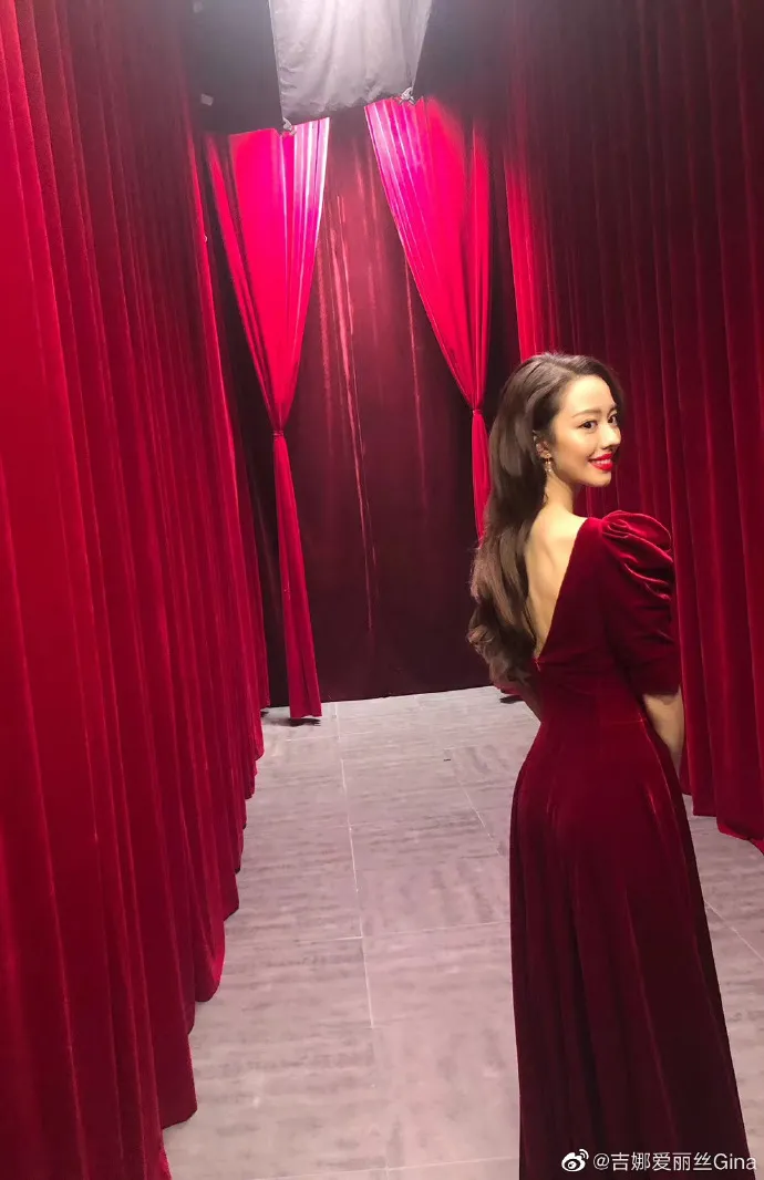 吉娜·爱丽丝|婚后一年,吉娜“单纯”人设崩塌:她最好的作品是腰围和郎朗