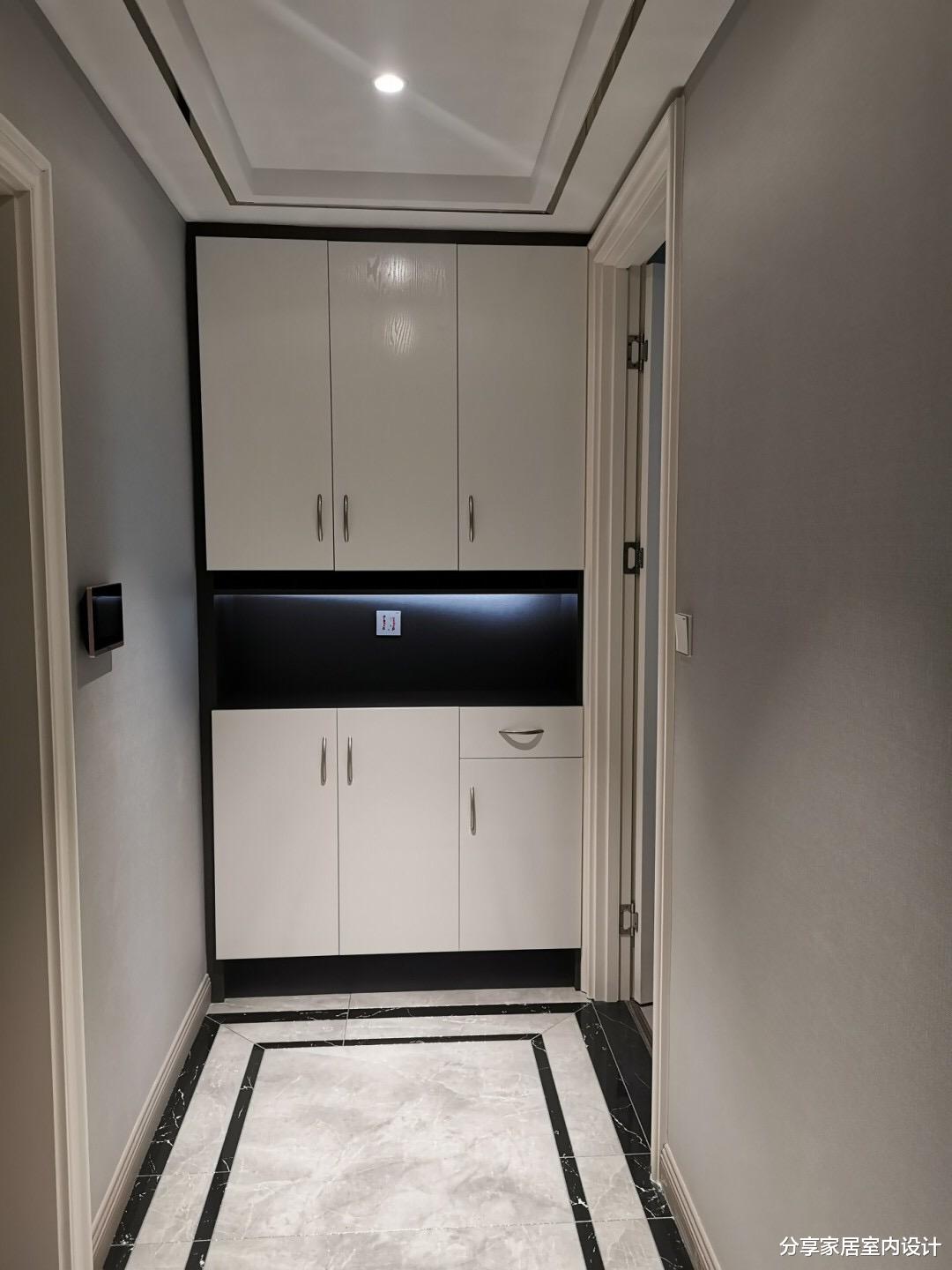 『』学她家装修,电视墙很大气,过道打柜子太实用了,全屋都很喜欢!