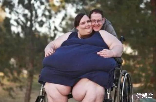 伊殇雪|高富帅博士痴恋600多斤女子,不顾瘫痪娶回家,还鼓励继续增肥