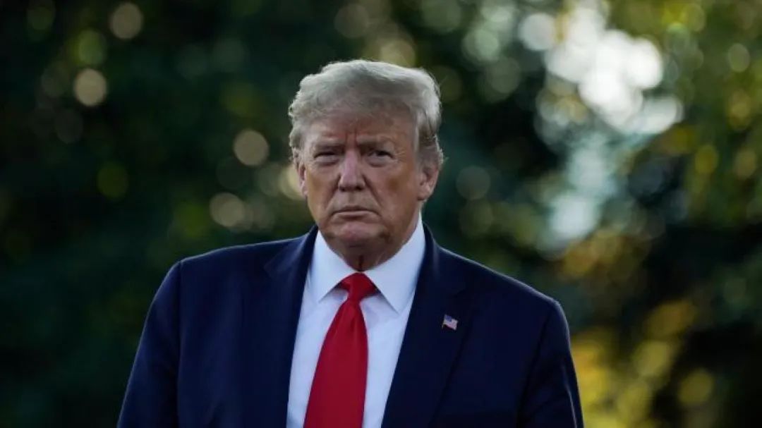 约瑟夫·拜登|特朗普、拜登两家豪宅大曝光：一家房梁镀金，一家“兼职”中产风