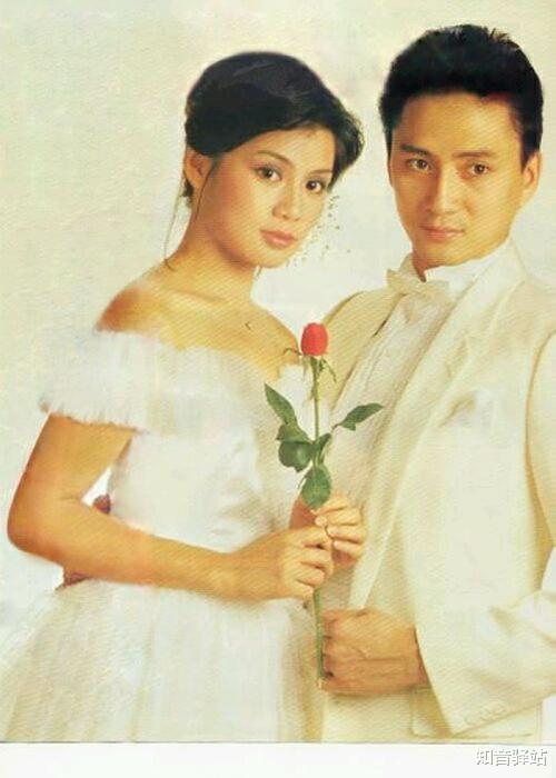 翁美玲|1985年凌晨，翁美玲穿红衣死在沙发，双脚臃肿，尸体被裹5层锡纸