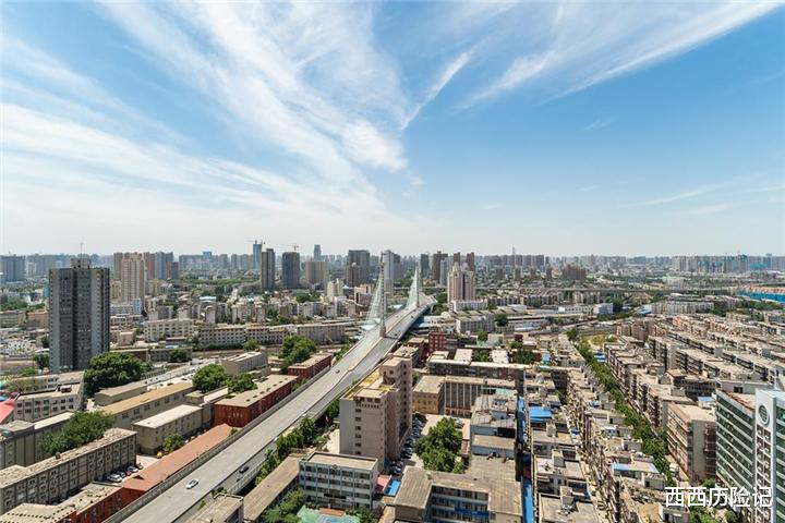 [成都]中国发展最不均衡的省会，城南繁华的像纽约，城北却被称为阿富汗
