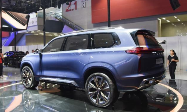 「SUV」预估或不到17万，比哈弗H9还大一圈，内置7座，国产再添战将