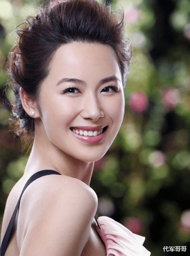 「李呈媛」她被称为“微笑女王”,被传嫁给大15岁导演,如今36岁婚姻很幸福