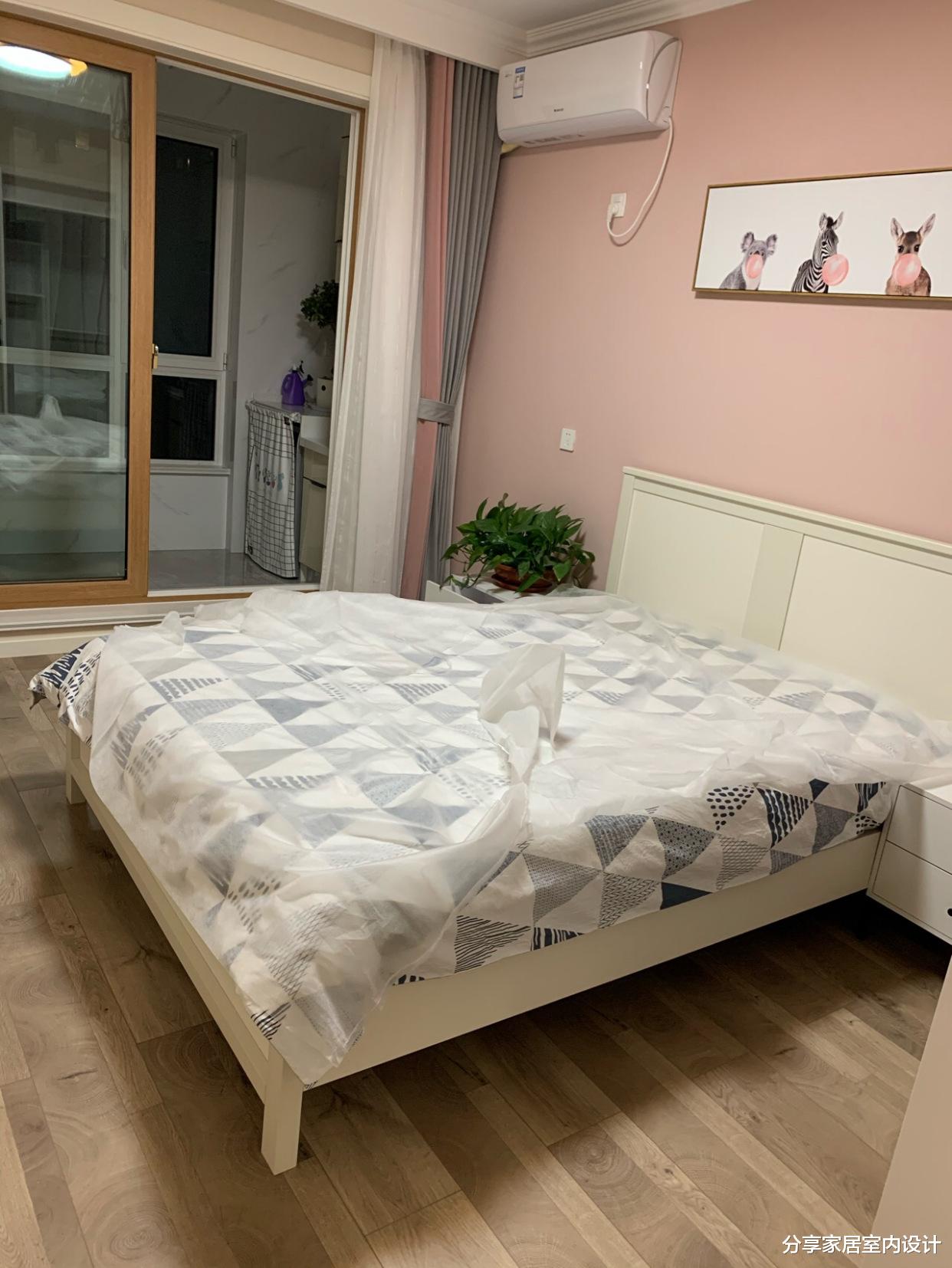 「大门」装修完工，保洁做完晾着通风中，很漂亮，过道打柜子真实用，晒晒