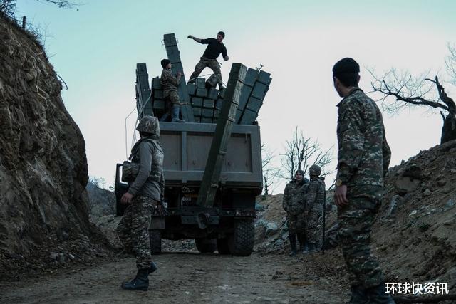不當炮灰！數百名土耳其雇傭軍放下武器，逃離納卡戰場-圖2