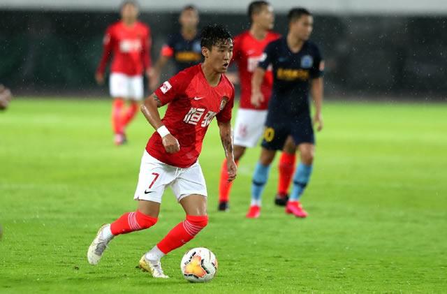 『广州恒大』动图来了！热身赛恒大丢球镜头：扎球王好一记刁钻的世界波