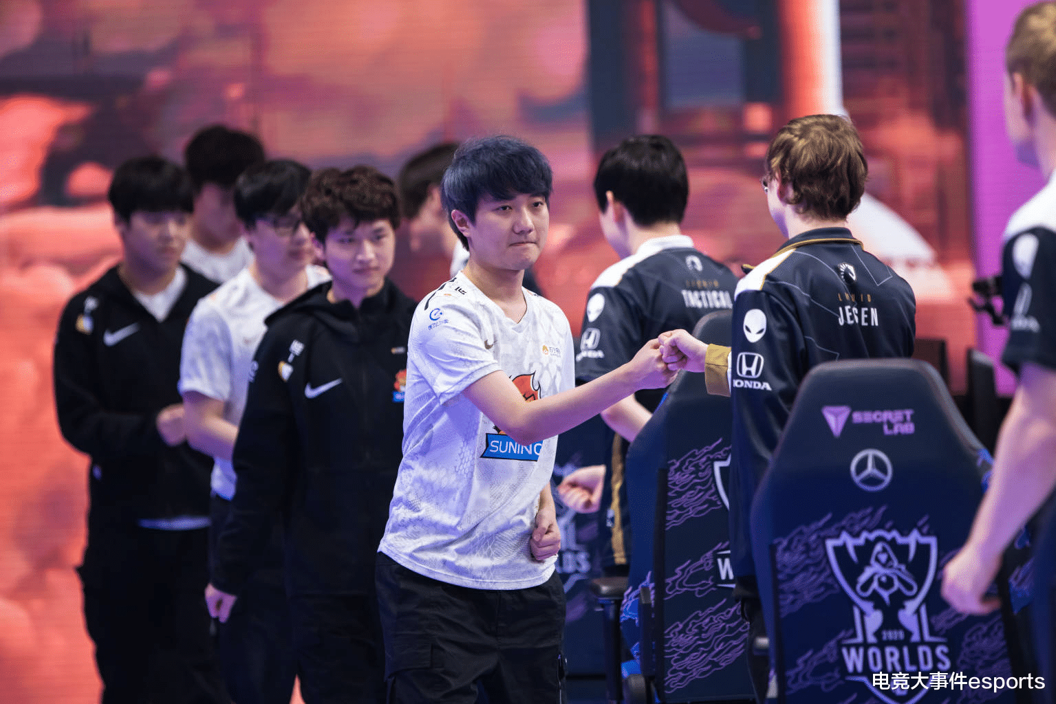 lpl|LPL最抢手的5位自由人选手，一场世界赛打出几倍身价，TA将成为香饽饽