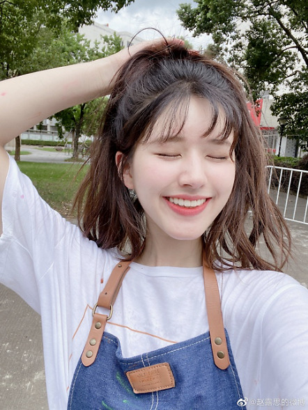 陈宝莲|如果不是演戏，以赵露思的条件早就女团出道了吧！