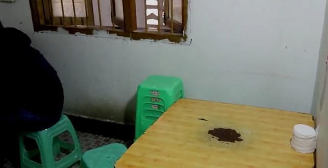【食材】重庆最地道的苍蝇馆，只做一道菜，一份却要158元，顾客还说便宜
