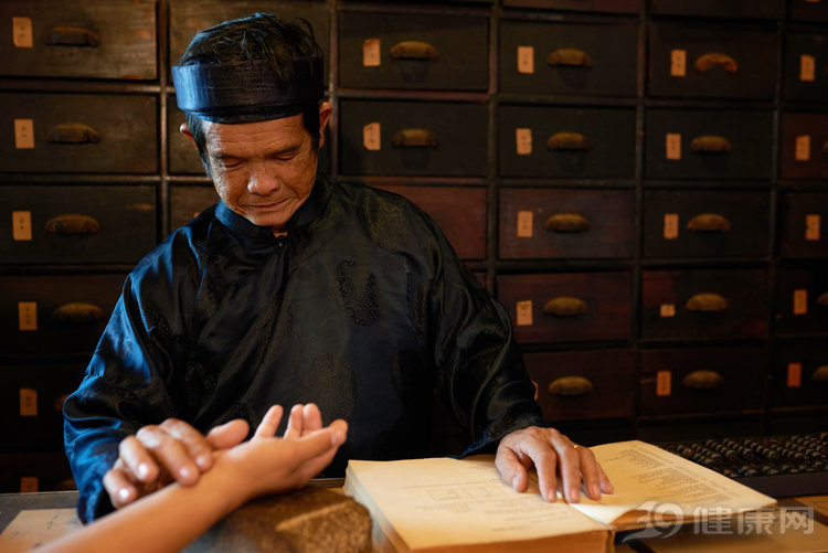 疾病|百病起于“积”！老中医教你清理3种人体垃圾，让你一身轻松