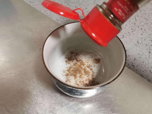 「下酒菜」老一辈人最爱的“下酒菜”，如今很少有人知道，吃过的50岁以上