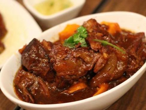 『猪肉』红烧软骨，猪肉烤茄夹，蒜薹炒鸡蛋这几道家常菜的做法