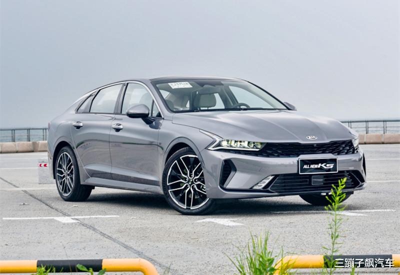 起亚K5|真没白等！B级合资车“包上牌”仅16万，比雅阁、凯美瑞有货！