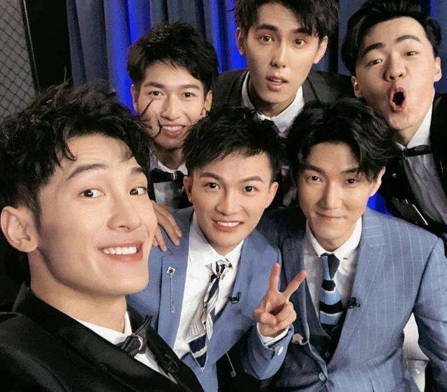 周深|6年前被那英抛弃,被骂“人妖”高晓松当宝,今半个乐坛向其表白