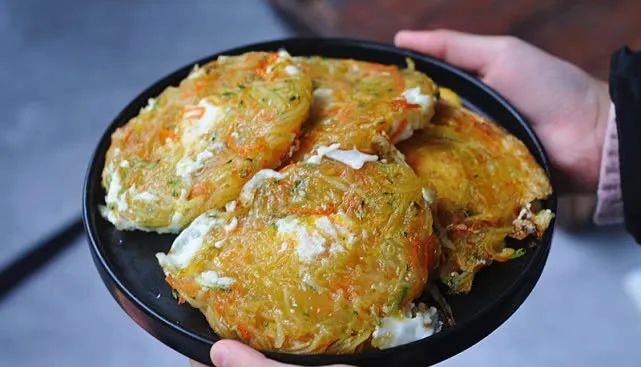 蛋糕：儿子最爱这早餐，比馒头简单、比煎饼营养，15分钟做一锅，吃撑了！