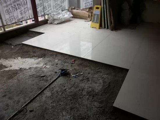 「」揭穿装修公司伪善的笑脸，受害业主描述：第一次装修坑你没商量！