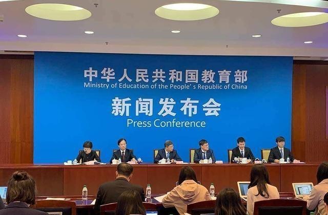 #教师#被逐出教师队伍的老师,将无缘教育部的“涨工资”待遇,要注意了