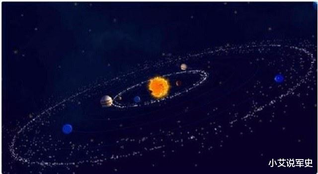 太空■18位宇航员沉睡在太空，有一位已经飘到冥王星，将要飞出太阳系