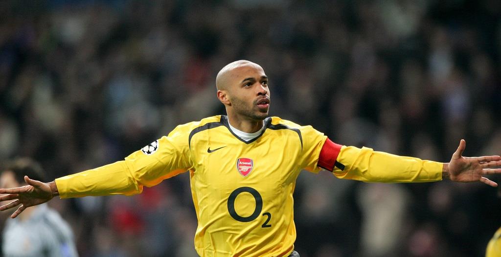 意大利队|8-2！梅西踢疯了，C罗遭完爆，20年伟大纪录诞生，奇迹5连霸