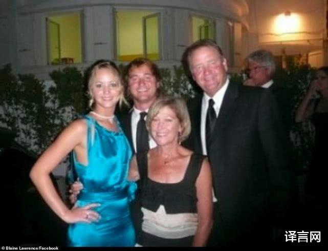 詹妮弗·劳伦斯▲詹妮弗·劳伦斯18岁私照曝光，脸蛋捏出水，奥斯卡影后一直真性情