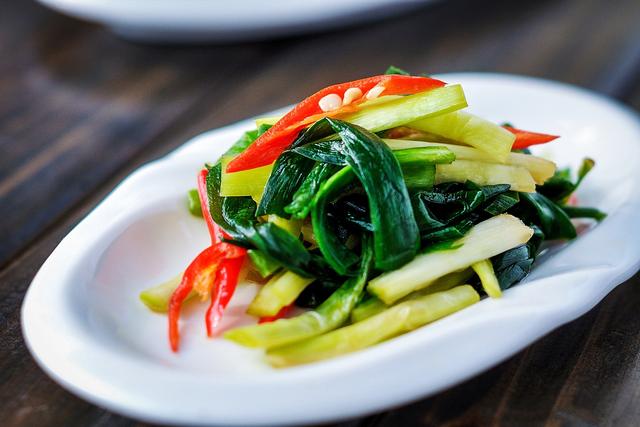 韭菜|陪老公回农村老家,婆婆下厨做了4个菜,饭后偷偷给婆婆2000元钱