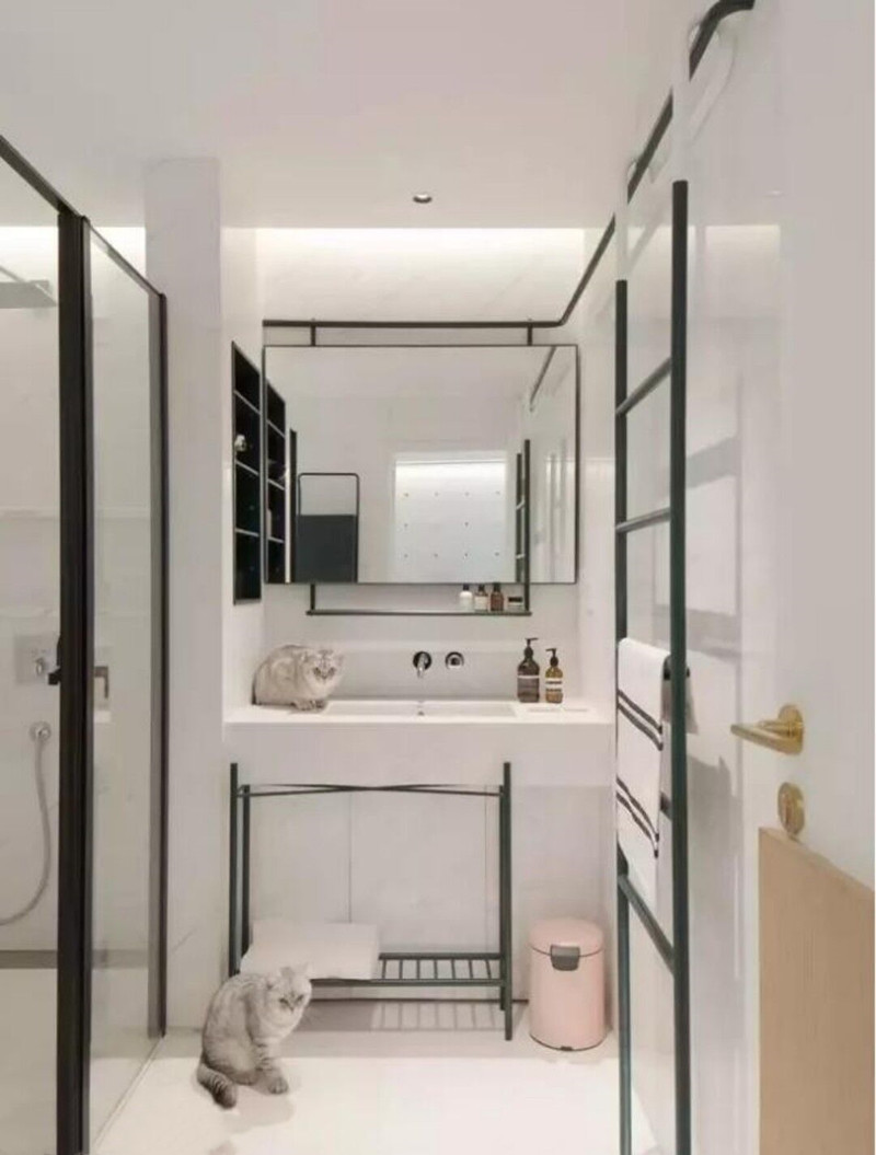 两夫妻买下了整栋小区楼，上下打通变一家，原来这才是有钱人！