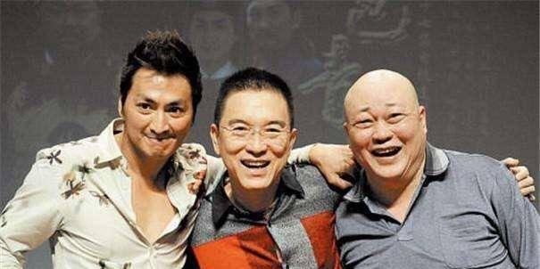 包青天■他演活“包青天”:为拍戏花光家产,患脑肿瘤开颅倒缩5厘米