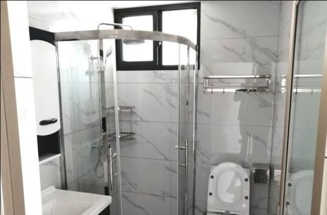 |新房的硬装和柜子花了15万左右，效果给人很踏实，有归属感！