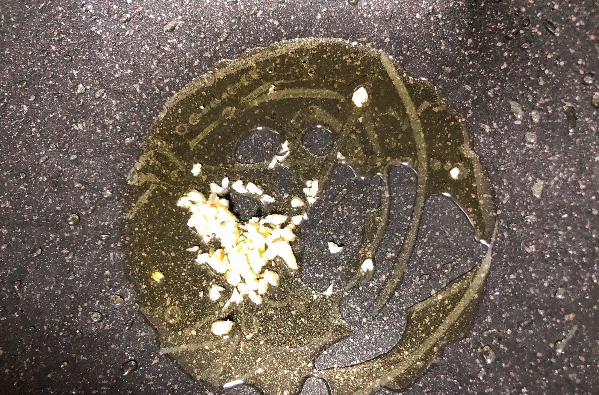 「豆腐」这菜才6元一斤，满满的蛋白质，焖一锅鲜香入味，次次吃光