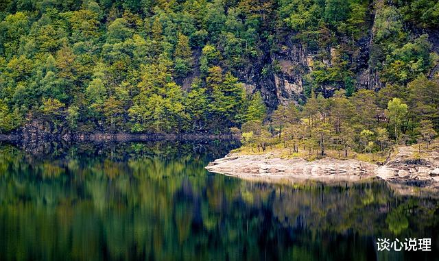 天蝎座|人狠话不多，很厉害的3个星座，平时藏得很深，关键时刻显身手