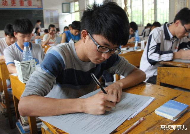 ：高考时，500多分和600多分有什么区别？现实残忍又无奈