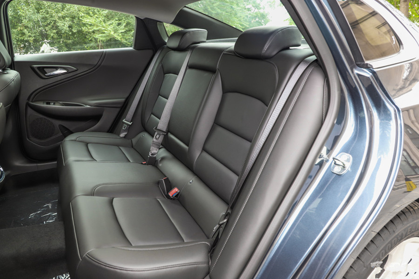 雪佛兰迈锐宝|卖“白菜价”的中级!跌至10.99万,长超4米9油耗6,不买雅阁选它