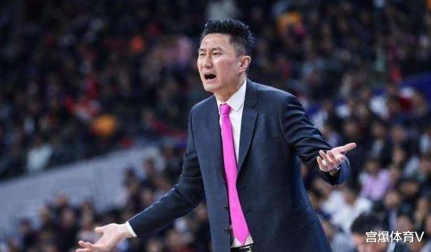 『广东男篮』广东宏远首发阵容确定！杜锋重用奇兵 新外援随时待命