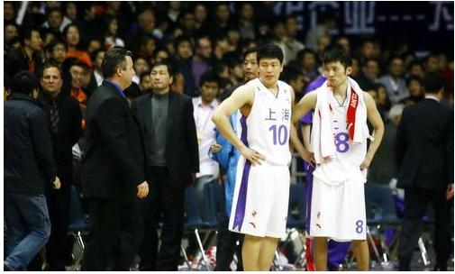 姚明|姚明退役前，在2009年花费1.8亿买下的上海篮球队，如今挣多少钱