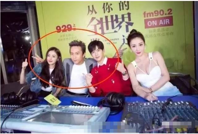 柳岩：2016年, \伴娘门\事件后, 遭\封杀\被众人孤立的柳岩, 唯独被他力捧