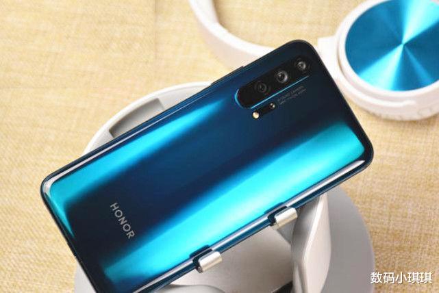 华为|华为老旗舰妥协了！三千价位沦为千元机，颜值和拍照依然不落伍