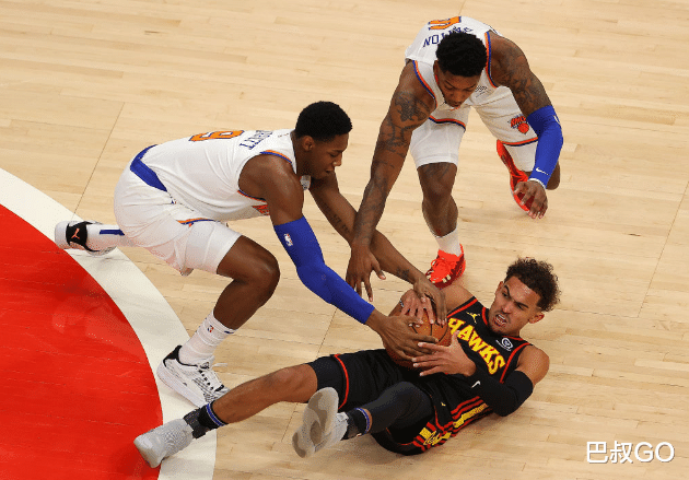 尼克斯队|王炸54+28+14！巴雷特兑现价值，卡佩拉沮丧离场，没隆多真不行啊