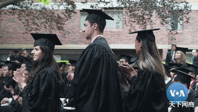 美国■美国教授“歧视黑人”被停职后，几万华人站出来为他撑腰