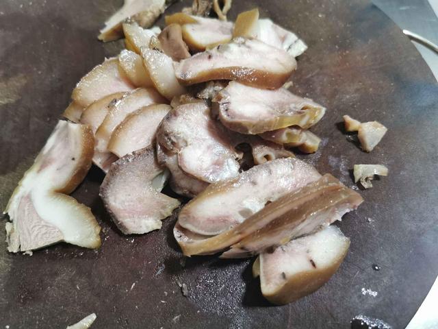 「下酒菜」老一辈人最爱的“下酒菜”，如今很少有人知道，吃过的50岁以上